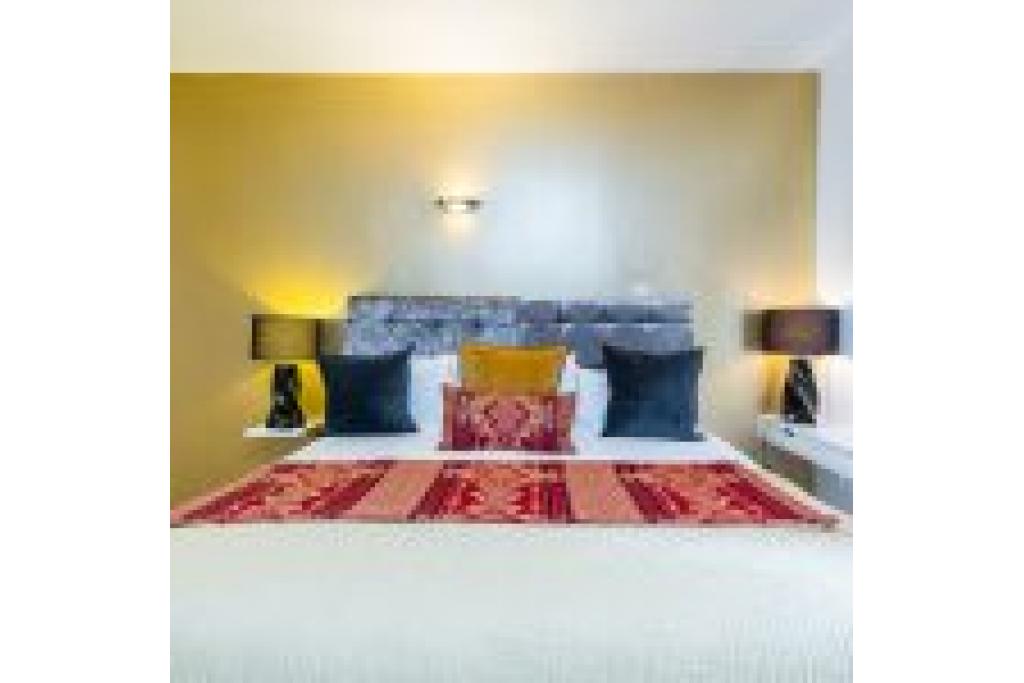 Bespoke Two Bedroom Apartment in Vibrant South Kensington – To Let