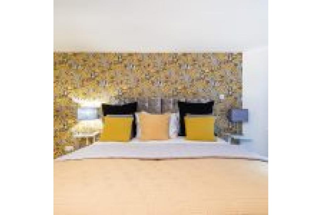 Bespoke Two Bedroom Apartment in Vibrant South Kensington – To Let