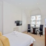 Elegant Two Bedroom Apartment in South Kensington