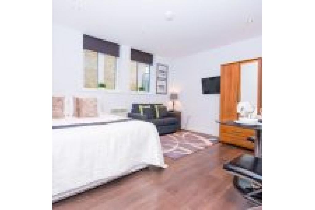 Modern & Bespoke Studio Apartment in Vibrant Shoreditch, Close to Spitalfields Market