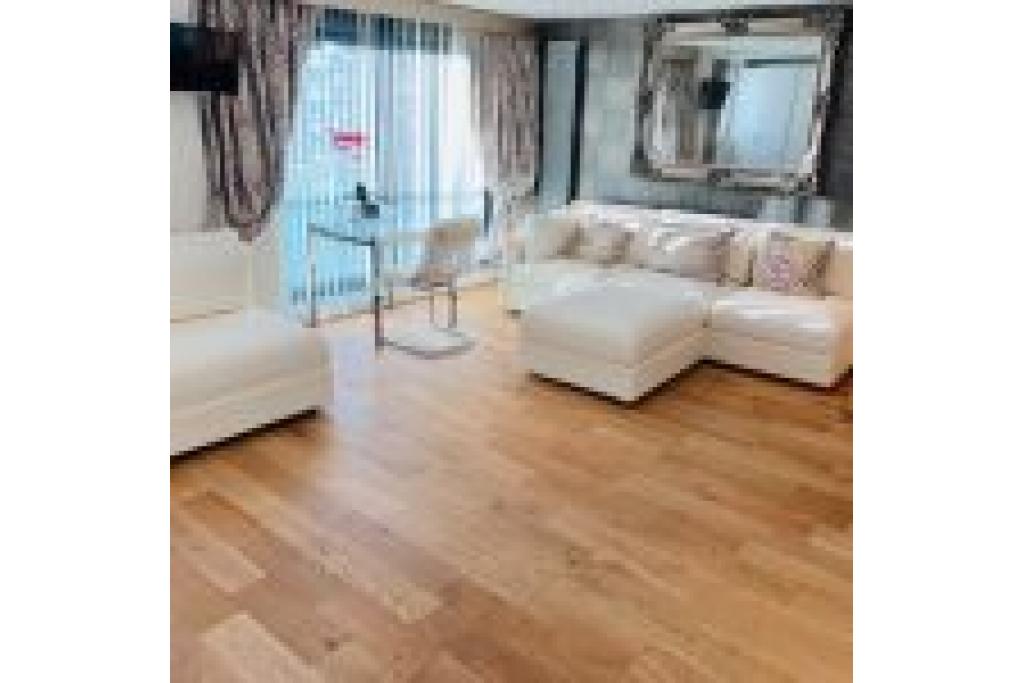 Bespoke, Newly Refurbished One-Bedroom Apartment in Millharbour, Canary Wharf