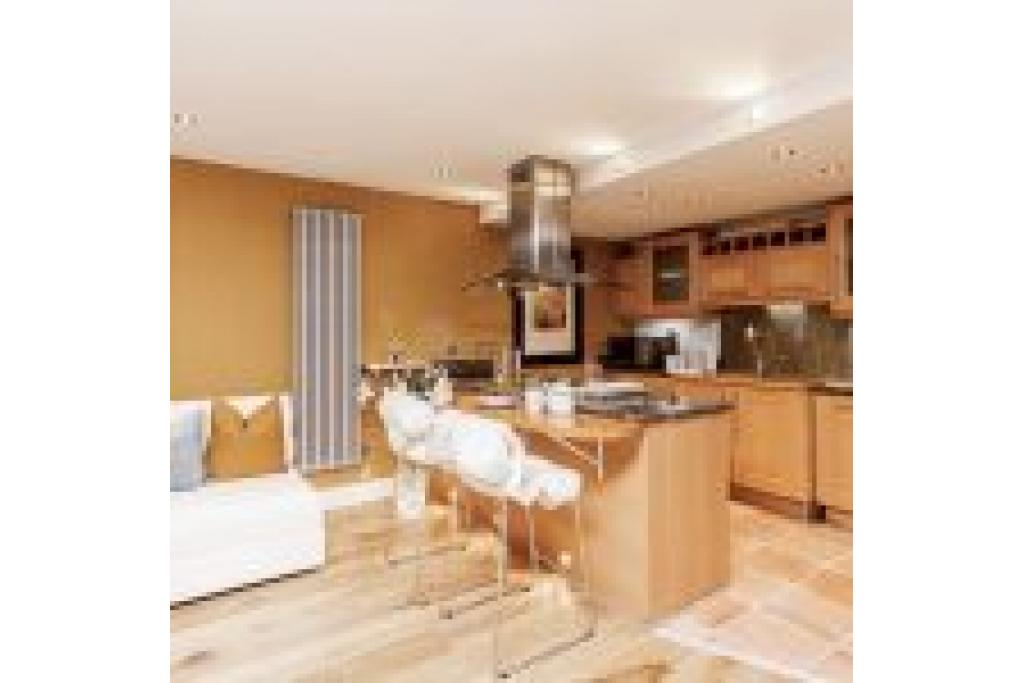 Bespoke, Newly Refurbished One-Bedroom Apartment in Millharbour, Canary Wharf