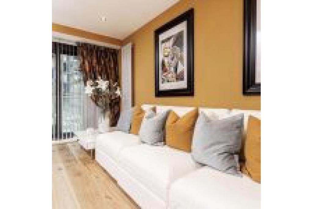 Bespoke, Newly Refurbished One-Bedroom Apartment in Millharbour, Canary Wharf