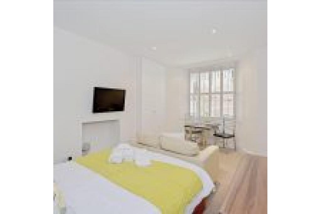 Beautiful & Cosy Serviced Studio in Victoria – Ideal Location for Business or Leisure