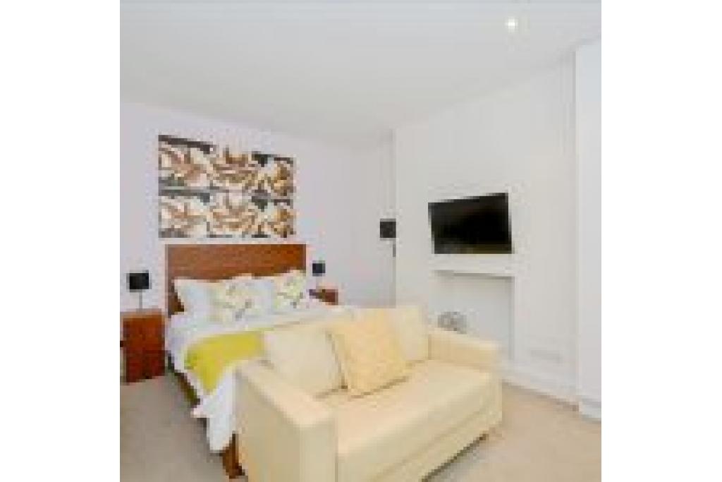 Beautiful & Cosy Serviced Studio in Victoria – Ideal Location for Business or Leisure