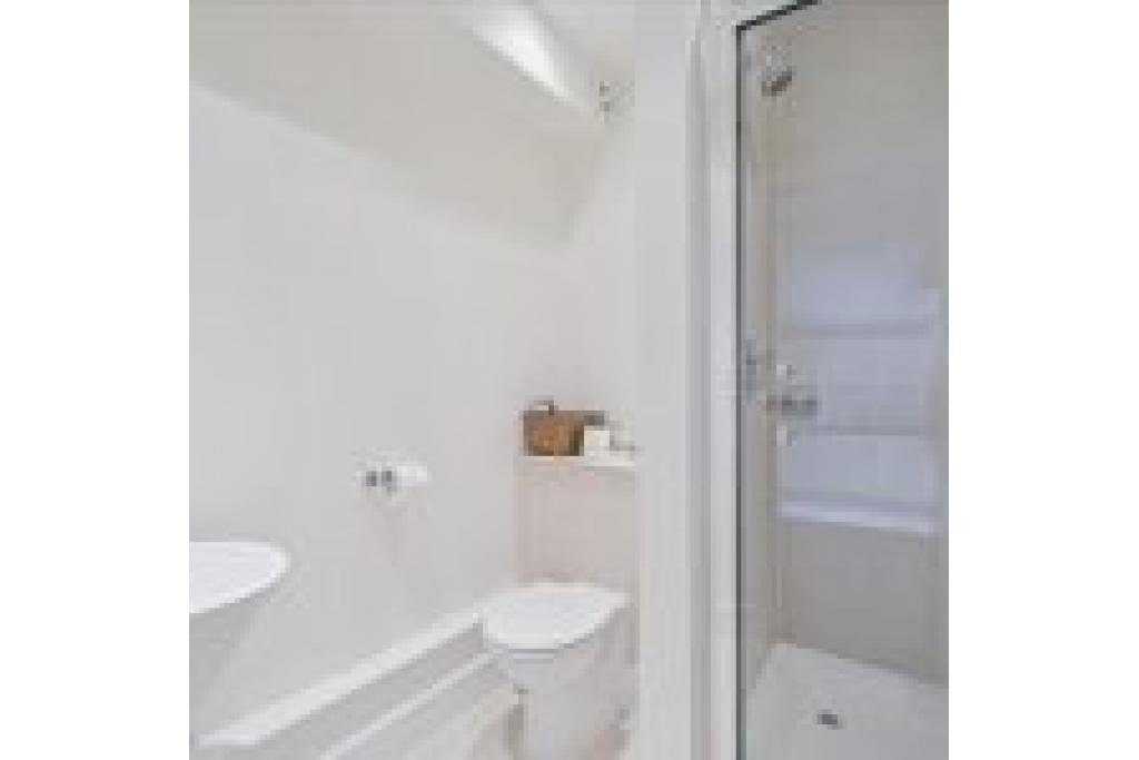 Beautiful & Cosy Serviced Studio in Victoria – Ideal Location for Business or Leisure