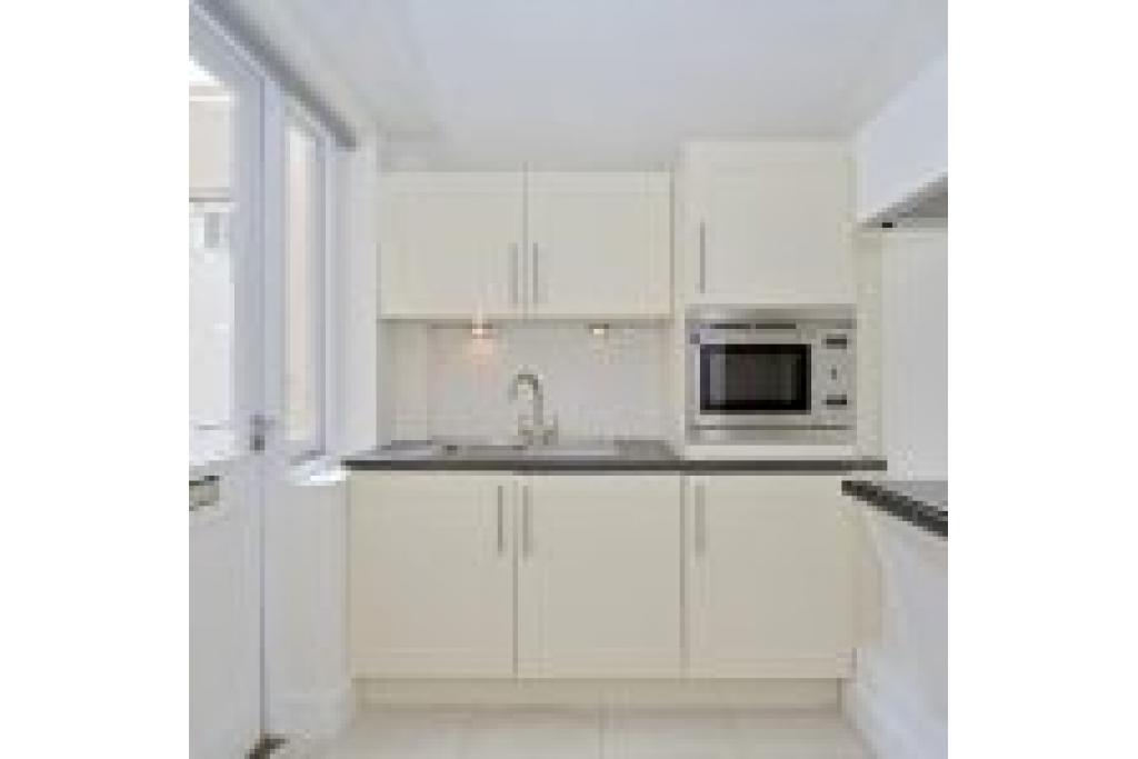 Beautiful & Cosy Serviced Studio in Victoria – Ideal Location for Business or Leisure