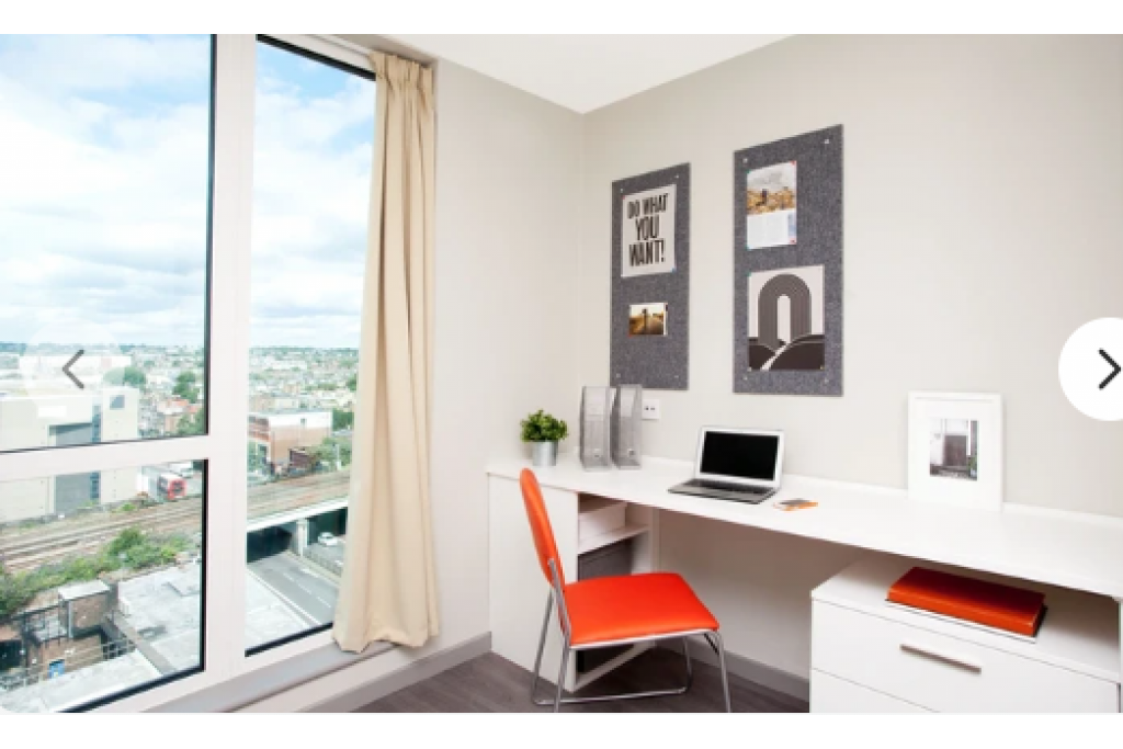 Partly Accessible Ensuite Room in Stapleton House – Ideal for Comfortable Shared Living