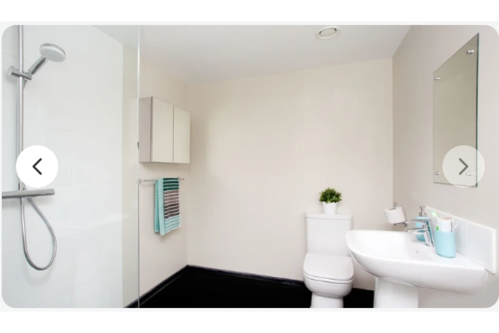 Wheelchair Accessible Ensuite Room at Stapleton House – Comfortable Living in North London