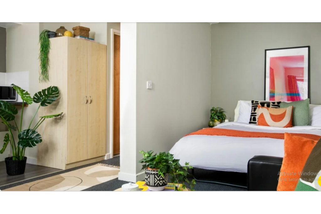 Wheelchair Accessible Studio Student Accomodation – Rahere Court, Mile End, London