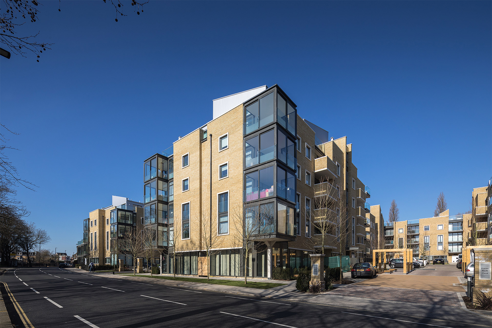 London Square Isleworth – Contemporary 1, 2 & 3 Bedroom Apartments