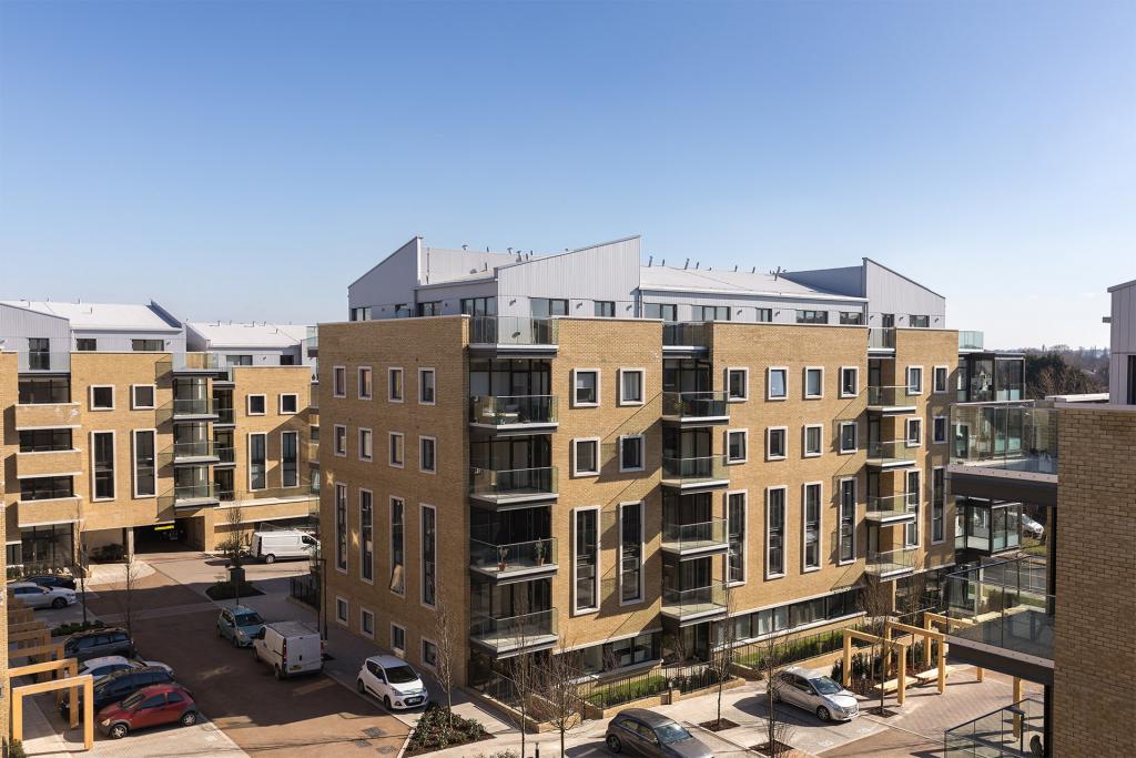 London Square Isleworth – Contemporary 1, 2 & 3 Bedroom Apartments