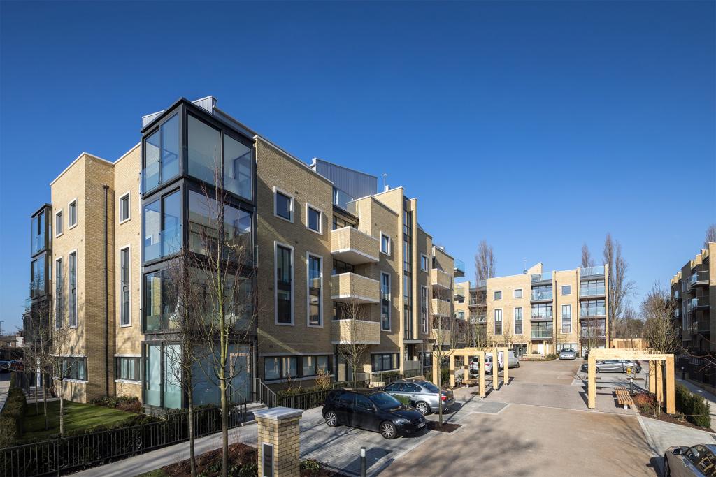 London Square Isleworth – Contemporary 1, 2 & 3 Bedroom Apartments