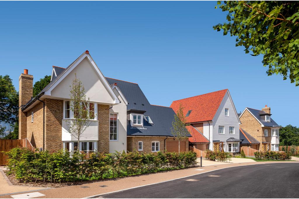 London Square Chigwell Village – 4 & 5 Bedroom Houses
