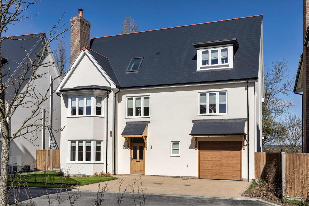 London Square Chigwell Village – 4 & 5 Bedroom Houses