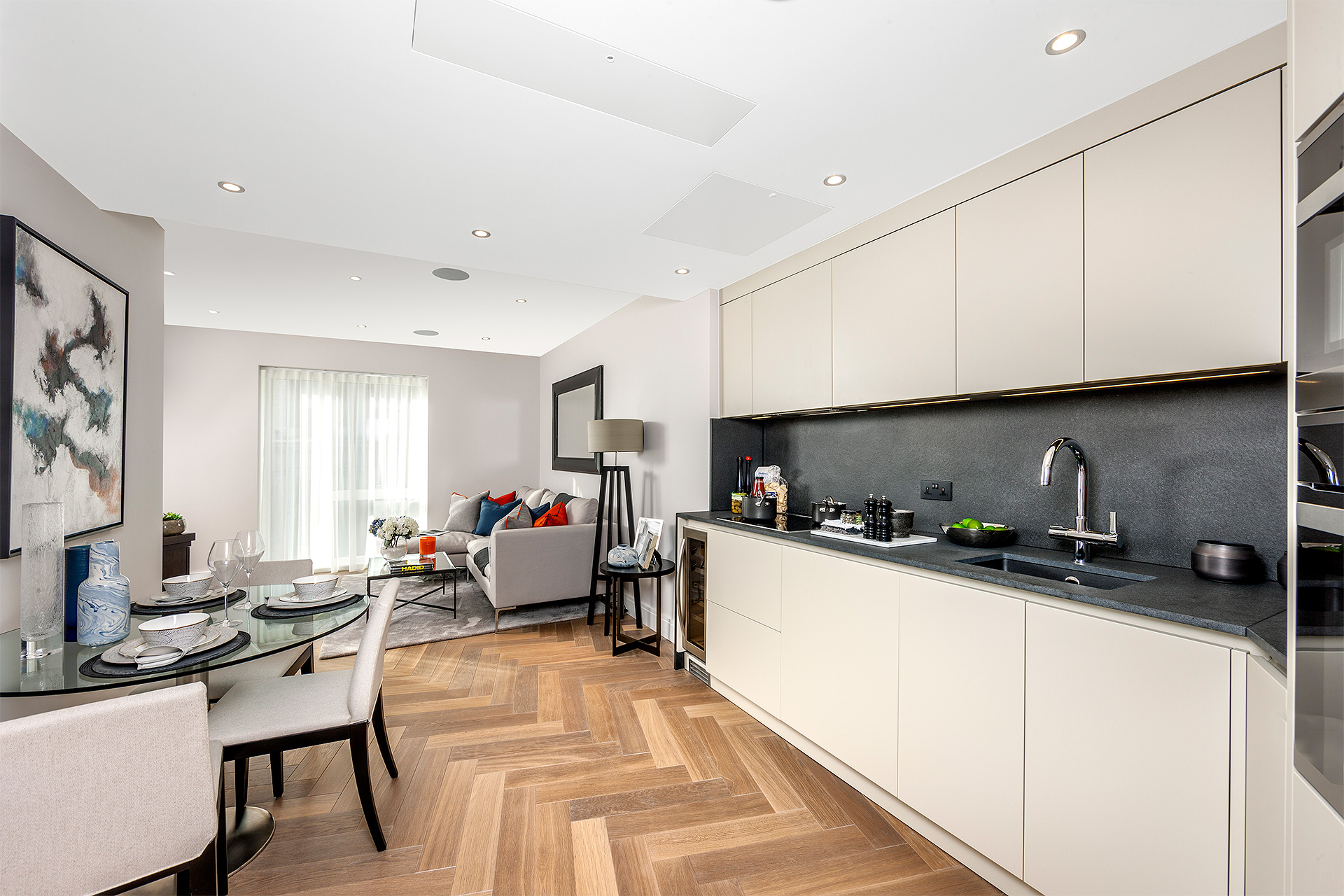 London Square New Kings Road