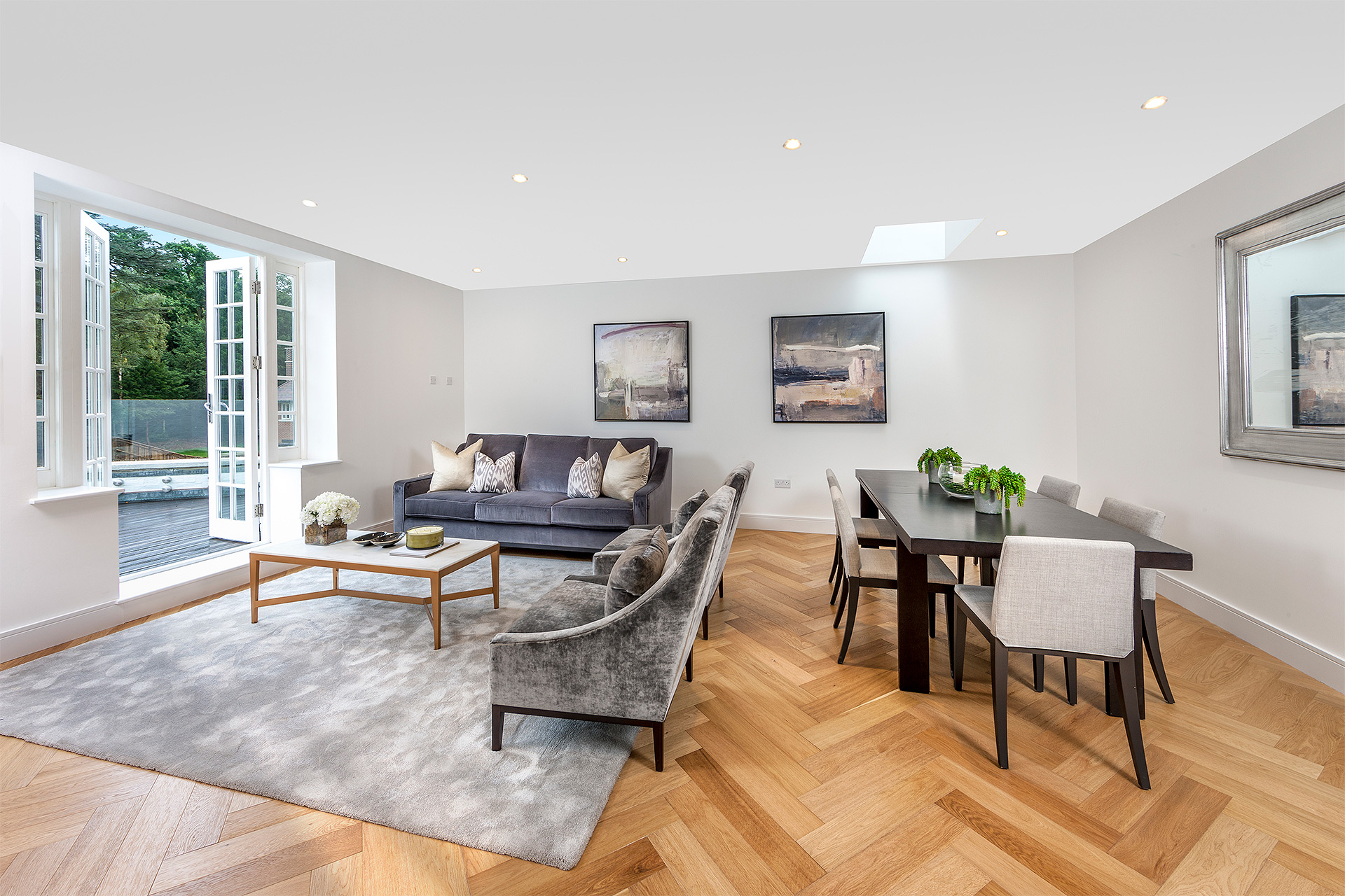 London Square Hayes, BR2 - Luxurious 2, 3, 4 & 5 Bedroom Houses & Apartments