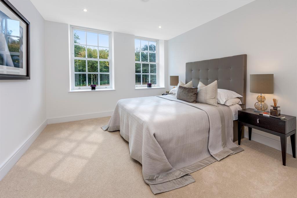 London Square Hayes, BR2 - Luxurious 2, 3, 4 & 5 Bedroom Houses & Apartments