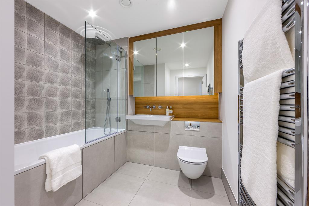 London Square Hayes, BR2 - Luxurious 2, 3, 4 & 5 Bedroom Houses & Apartments