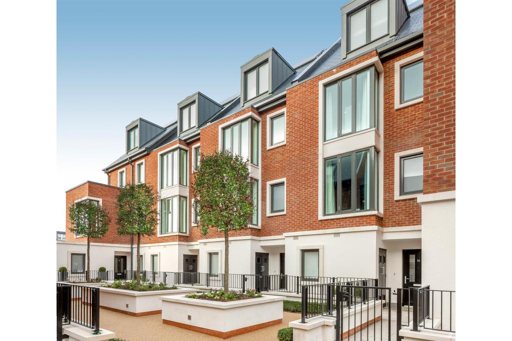 London Square Teddington - Luxurious 4 Bedroom Houses & Apartments