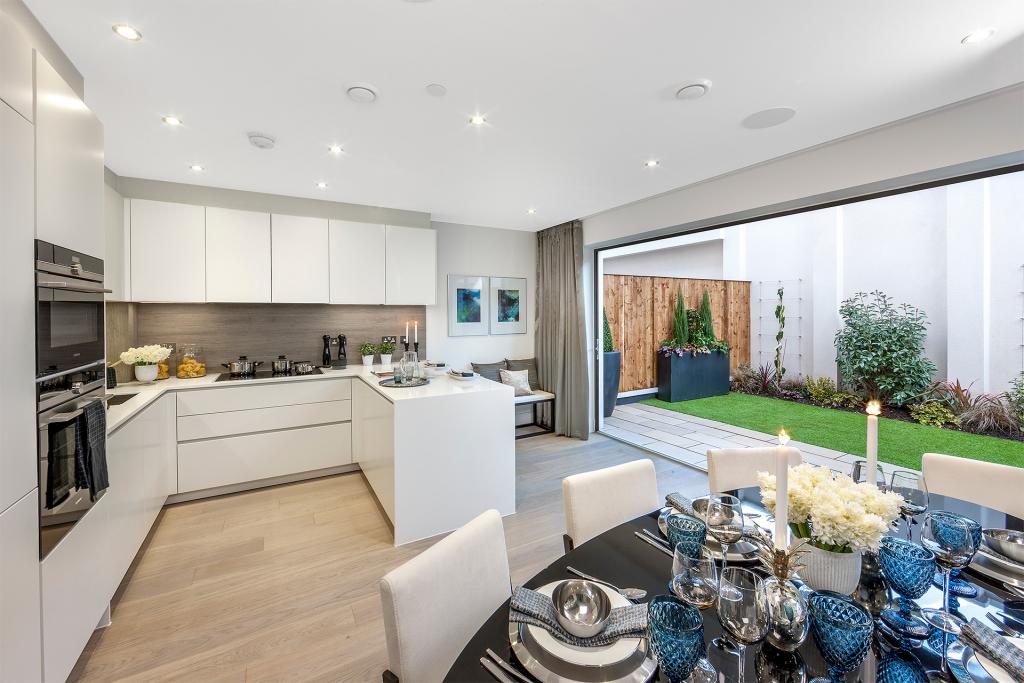 London Square Teddington - Luxurious 4 Bedroom Houses & Apartments