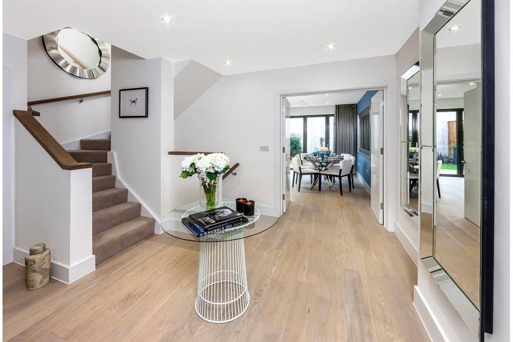 London Square Teddington - Luxurious 4 Bedroom Houses & Apartments