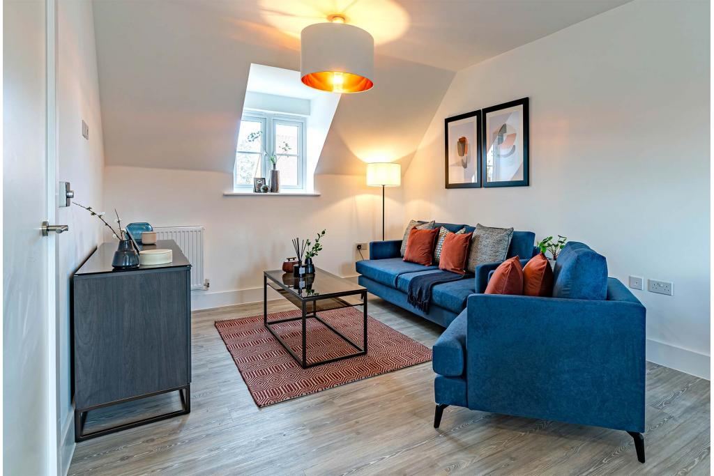 London Square Tadworth Gardens - 1, 2, 3 & 4 Bedroom Houses & Apartments