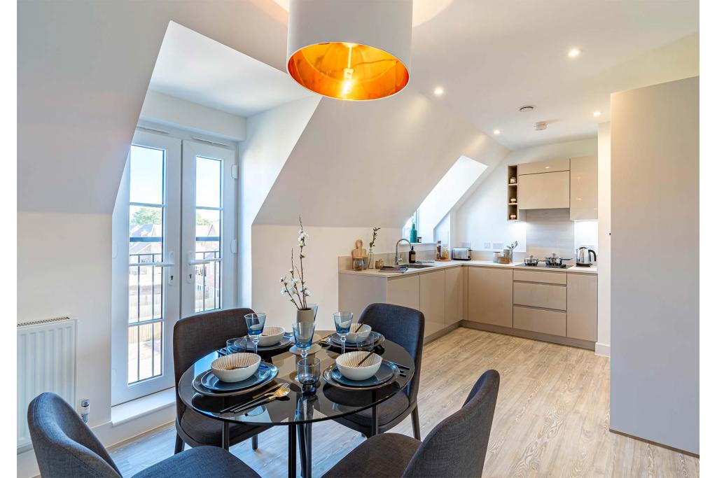 London Square Tadworth Gardens - 1, 2, 3 & 4 Bedroom Houses & Apartments