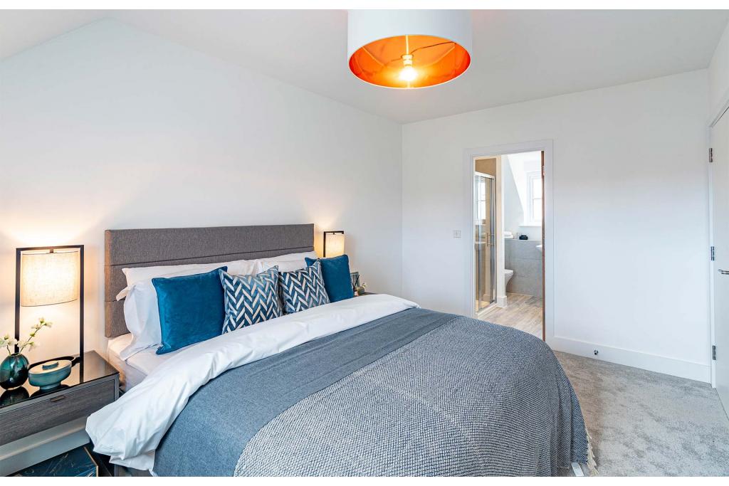 London Square Tadworth Gardens - 1, 2, 3 & 4 Bedroom Houses & Apartments
