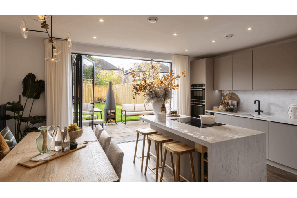 London Square Twickenham Square - Apartments from £475,000 | 3 Bedroom Townhouses from £1,405,000