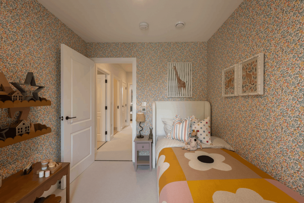 London Square Twickenham Square - Apartments from £475,000 | 3 Bedroom Townhouses from £1,405,000