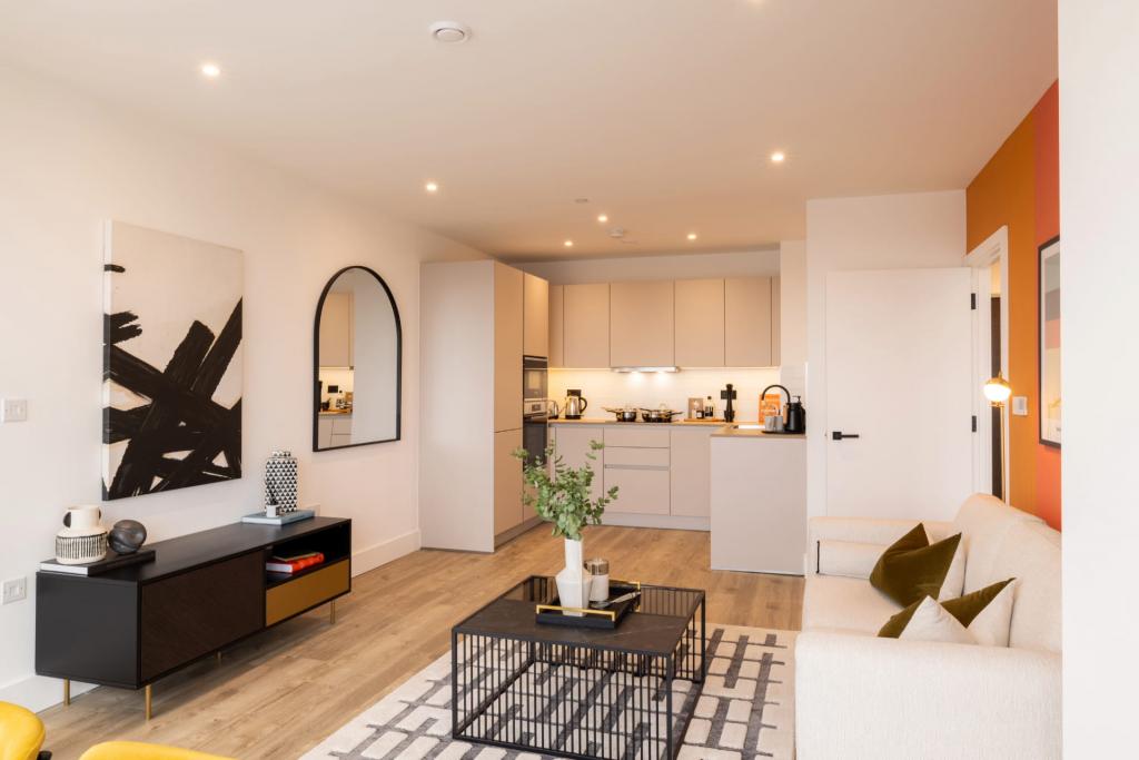 London Square Pearson Building - 1 & 2 Bedroom Apartments from £335,000 - Ready to Move Into