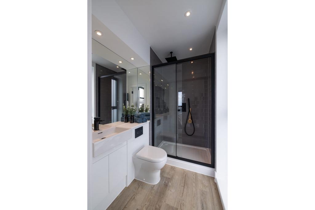 London Square Pearson Building - 1 & 2 Bedroom Apartments from £335,000 - Ready to Move Into