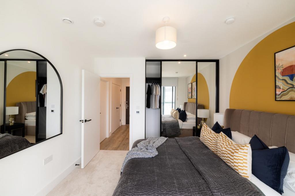 London Square Pearson Building - 1 & 2 Bedroom Apartments from £335,000 - Ready to Move Into