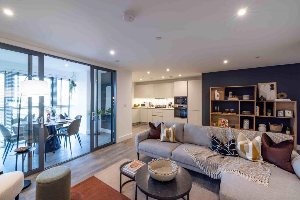 London Square Pearson Building - 1 & 2 Bedroom Apartments from £335,000 - Ready to Move Into