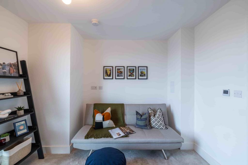 London Square Pearson Building - 1 & 2 Bedroom Apartments from £335,000 - Ready to Move Into