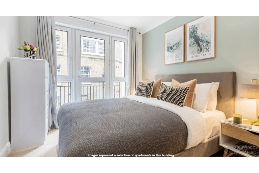 Elegant 1-Bed Apartment with Balcony – West Smithfield