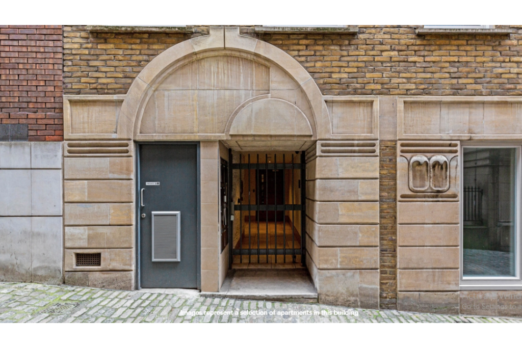 Modern One-Bed Apartment with Riverside Views