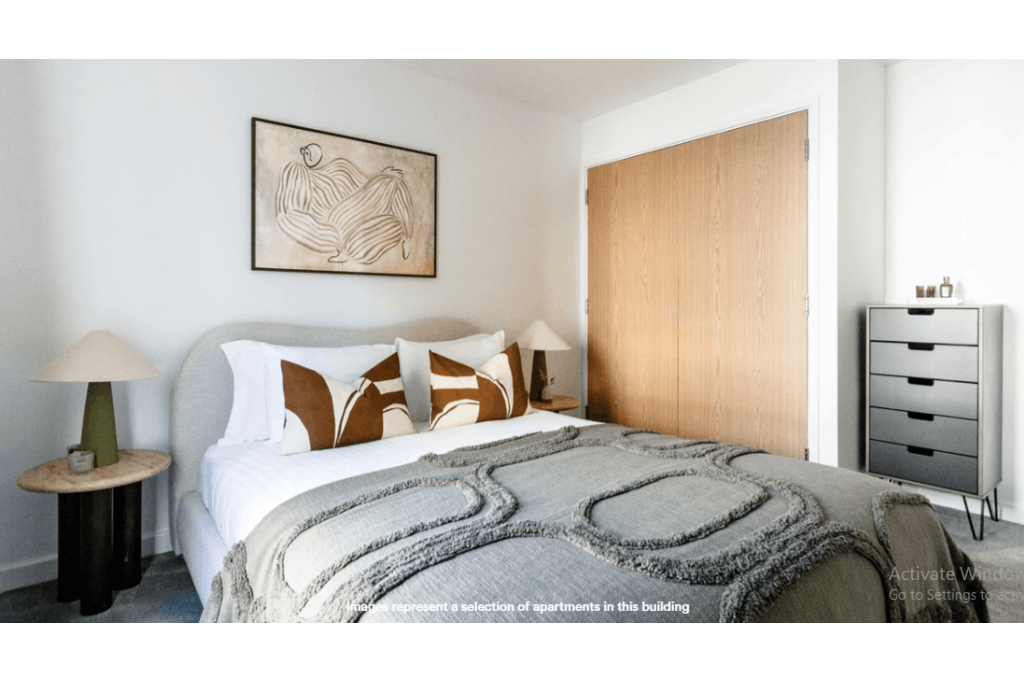 Modern One-Bed Apartment with Riverside Views