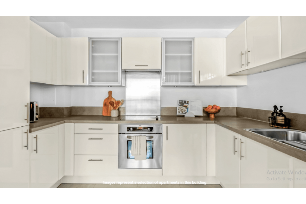 Modern One-Bed Apartment with Riverside Views