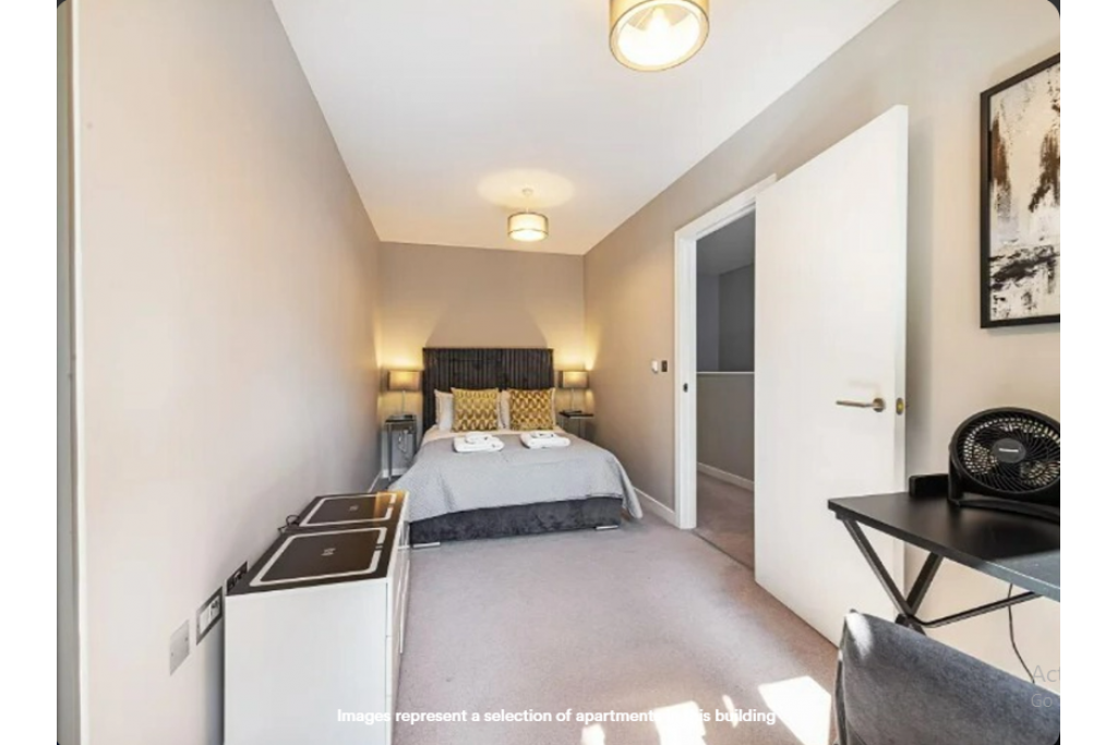 Three-Bedroom Townhouse - Danvers Avenue, SW11 1AG, London