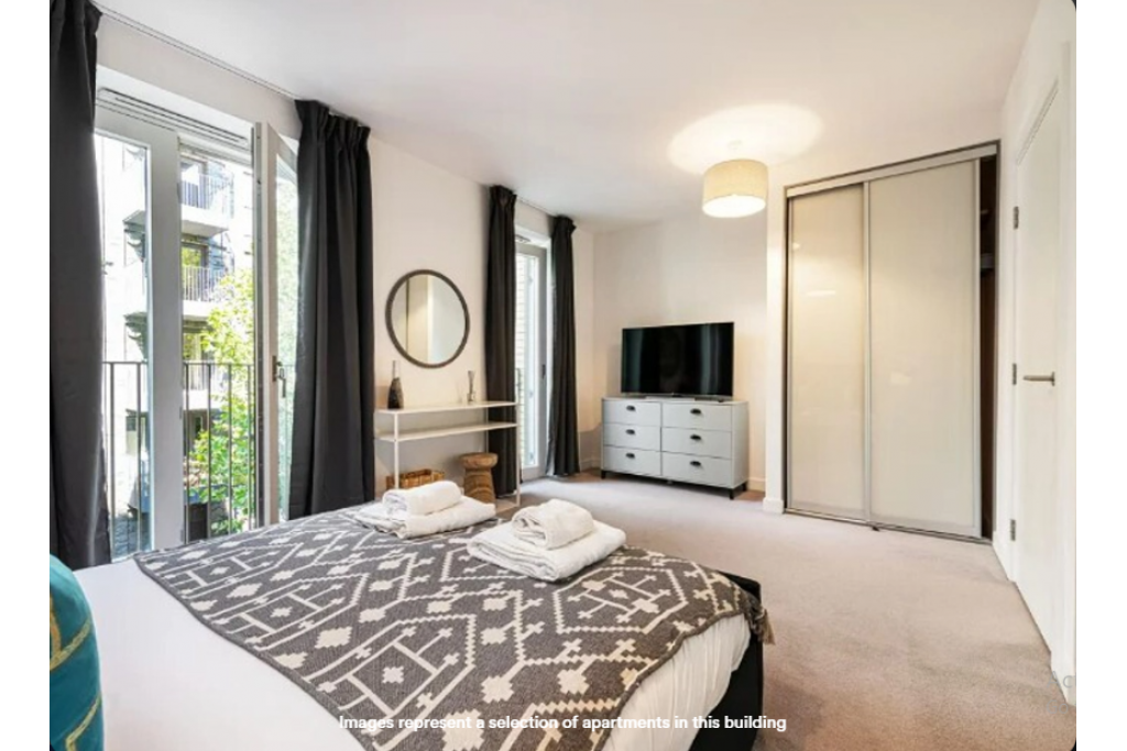 Three-Bedroom Townhouse - Danvers Avenue, SW11 1AG, London