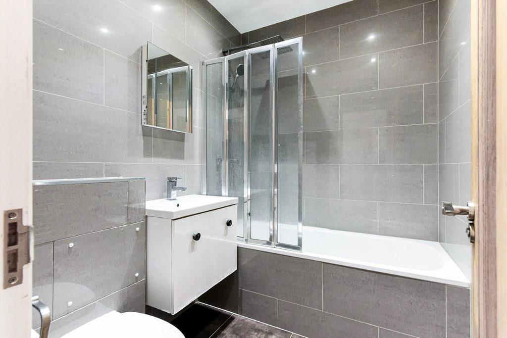 Spacious 1-Bedroom Flat to Rent in Watford Town Centre