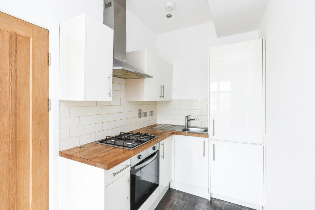 Spacious 1-Bedroom Flat to Rent in Watford Town Centre