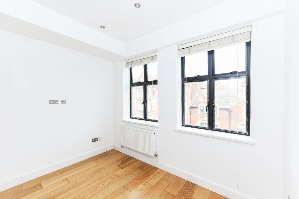 Spacious 1-Bedroom Flat to Rent in Watford Town Centre