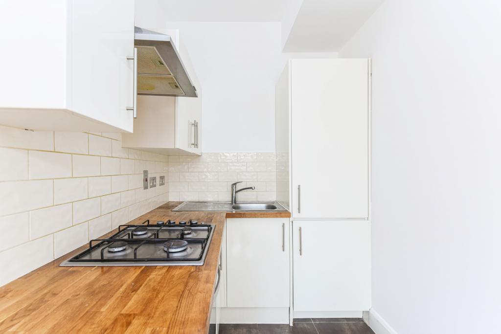 Spacious 1-Bedroom Flat to Rent in Watford Town Centre