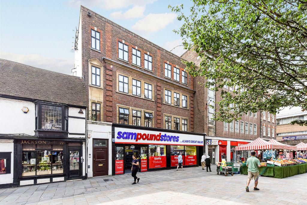 Spacious 1-Bedroom Flat to Rent in Watford Town Centre