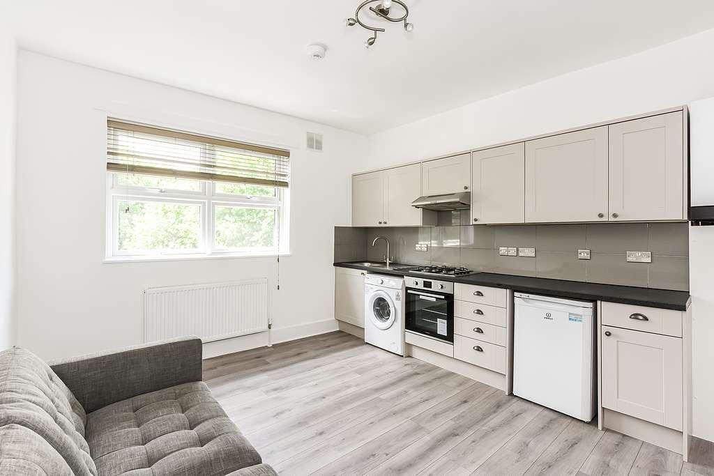 Bright 1-Bedroom Flat to Rent in Stoke Newington