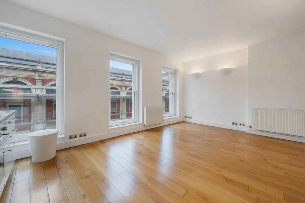 One-Bedroom Flat to Rent – 52 Long Lane, 44A Cloth Fair, Farringdon, London EC1A 7JQ