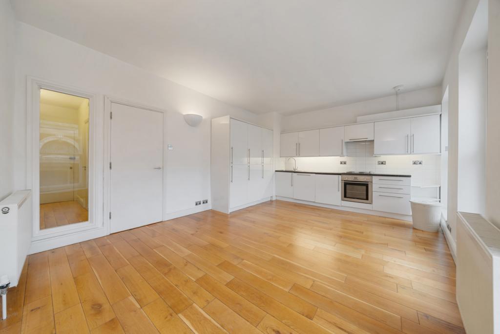 One-Bedroom Flat to Rent – 52 Long Lane, 44A Cloth Fair, Farringdon, London EC1A 7JQ